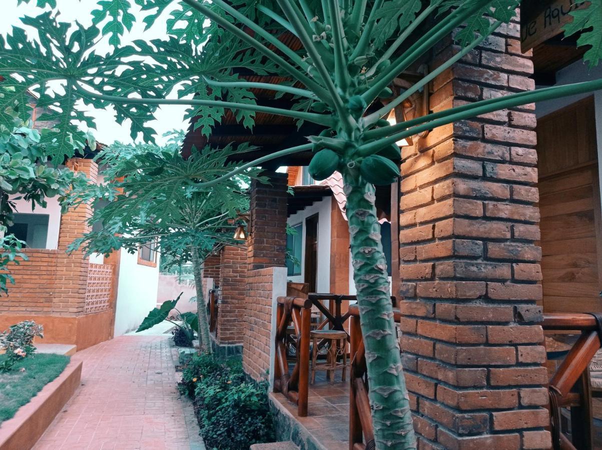 Bungalows Y Cabanas, Las Barracas De La Barra Malucano Bagian luar foto