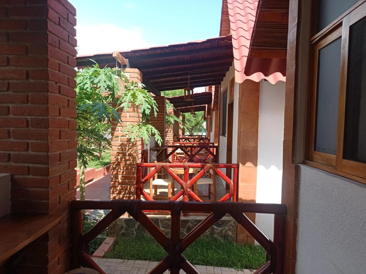 Bungalows Y Cabanas, Las Barracas De La Barra Malucano Bagian luar foto
